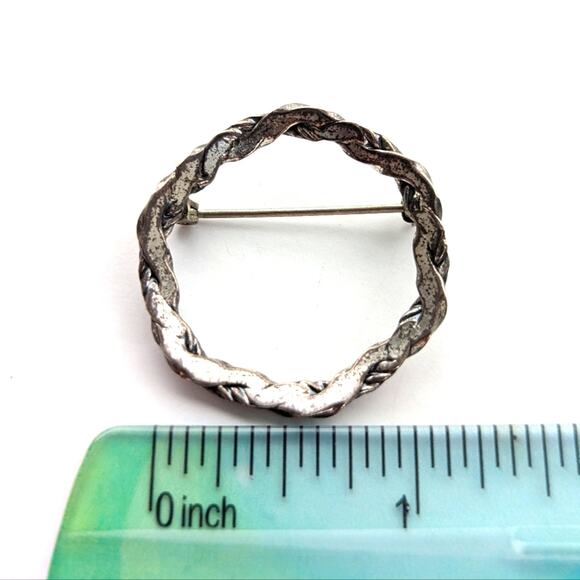 Vintage Estate Sterling Silver Braided Rope Wreath Circular Open Brooch - Picture 3 of 3